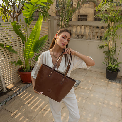 Lexi Tote Bag in Brown