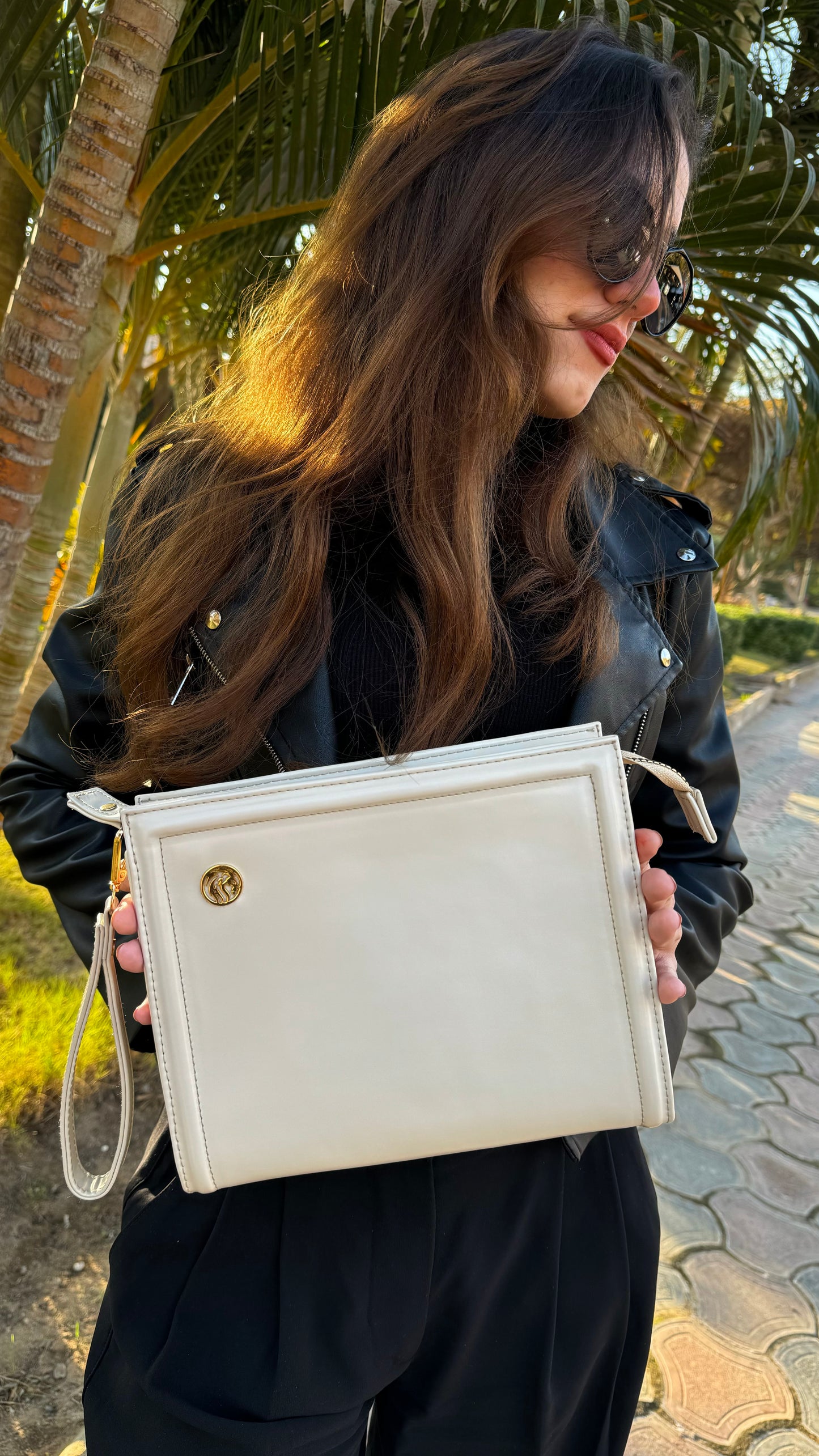 Razi Clutch In Beige