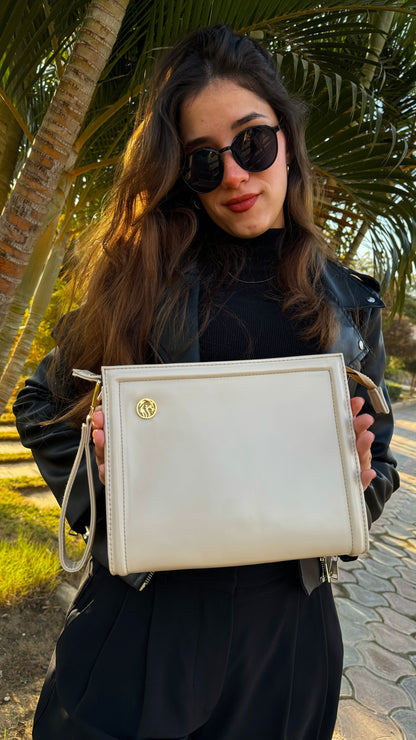 Razi Clutch In Beige