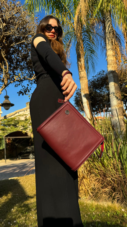 Razi Clutch In Burgundy